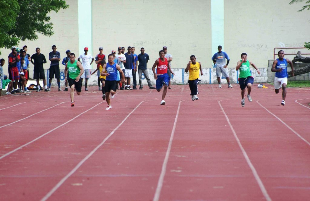 Arrancada de los 100 metros en el atletismo